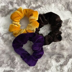 Hot Topic Scrunchie Set